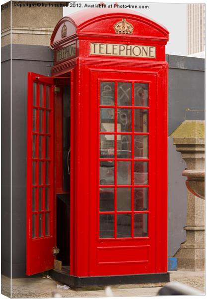 red phone box Canvas Print by keith sutton