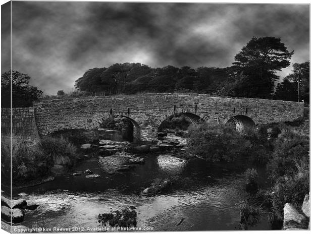 bridge over a dartmoor river Canvas Print by kim Reeves