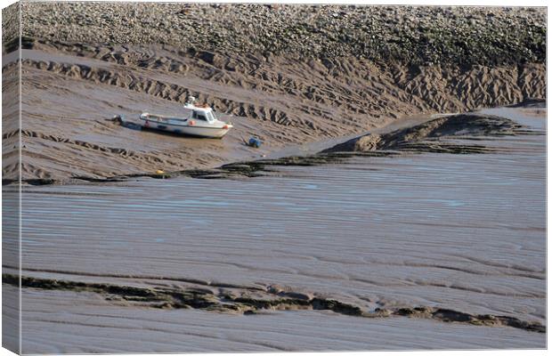 Clevedon boat at low tide Canvas Print by mark humpage