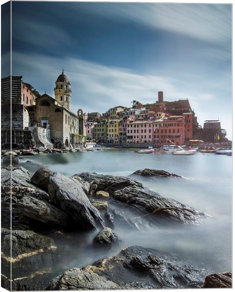  Vernazza  Canvas Print by Dave Wragg