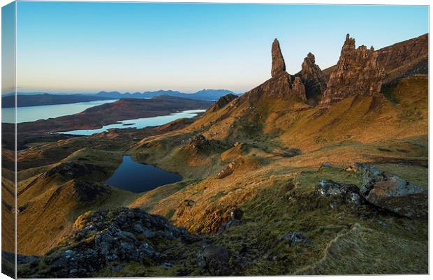  Old Man of Storr Canvas Print by Dave Wragg