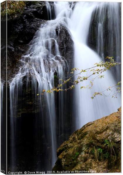 Water falling Canvas Print by Dave Wragg