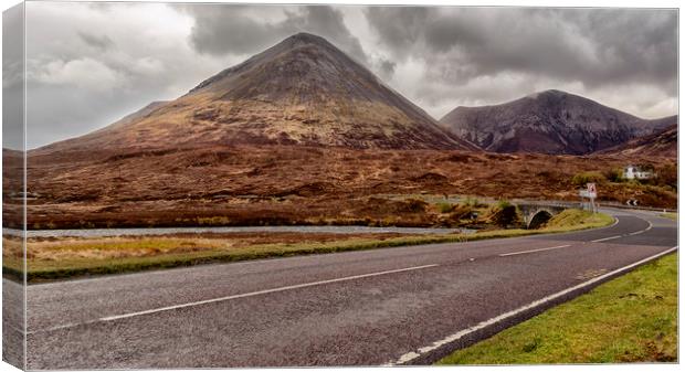 Glamaig,Sligachen, Isle of Skye Canvas Print by Rob Lester