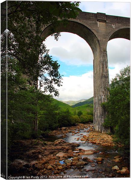 Glenfinnan viaduct Canvas Print by Ian Purdy