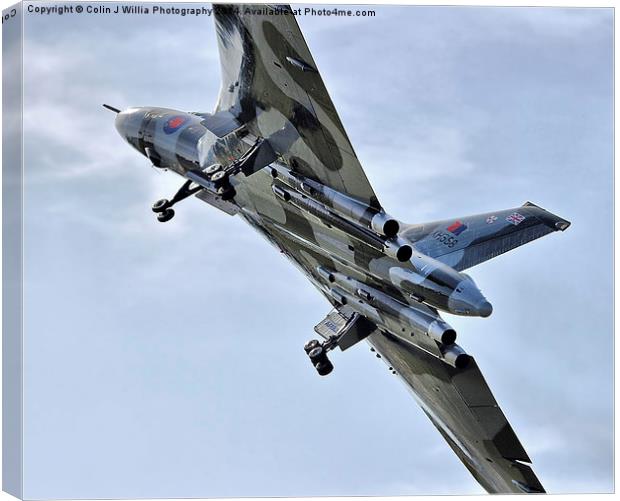  Vulcan XH558 takes off at Farnborough 2014 Canvas Print by Colin Williams Photography