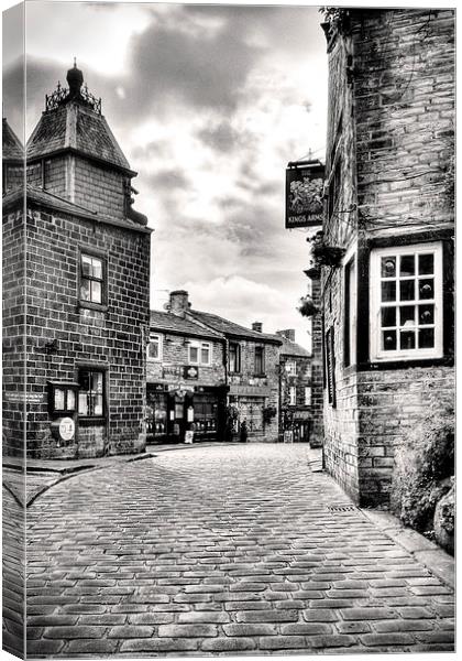  The Cobbled Street Canvas Print by David McCulloch
