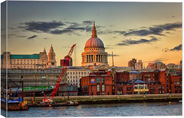 St Pauls Cathedral London Canvas Print by Ian Hufton