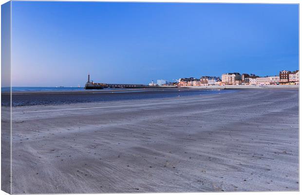 Margate Sands Canvas Print by Ian Hufton