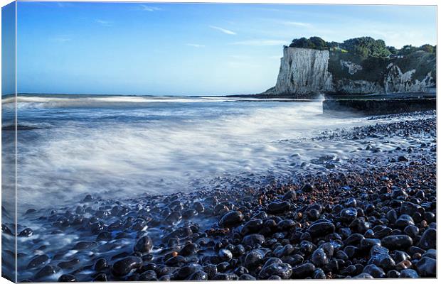  St Margarets Bay Canvas Print by Ian Hufton