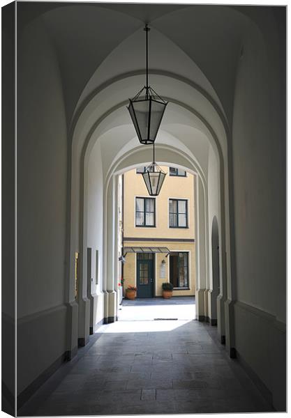 Arched passageway Canvas Print by peter jeffreys