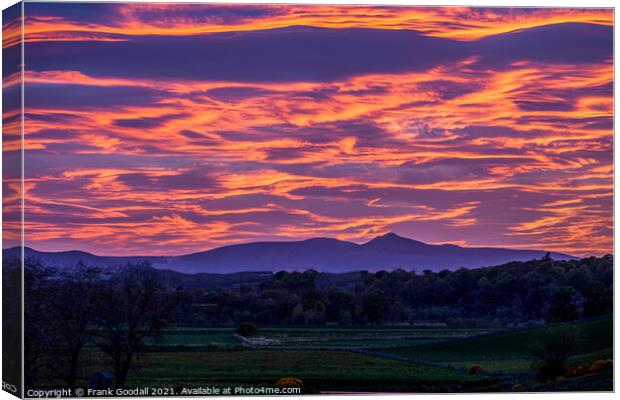 Glowing clouds over Bennachie Canvas Print by Frank Goodall