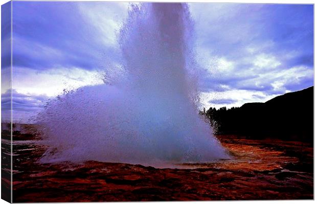  Natural Geysir in Iceland Canvas Print by Sue Bottomley