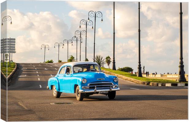 Old American car, Havana, Cuba Canvas Print by Phil Crean