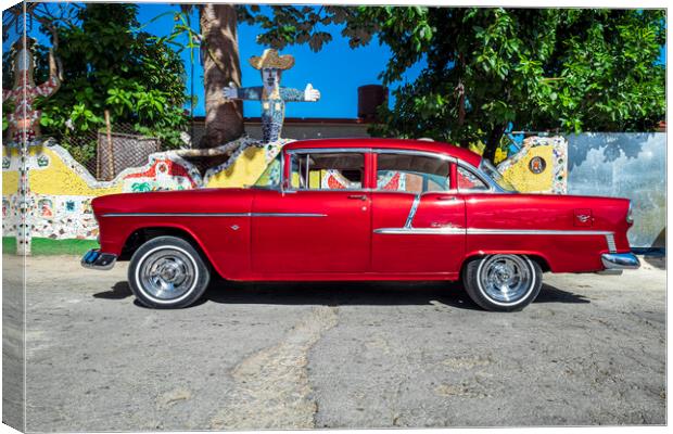 American 50s car in Cuba Canvas Print by Phil Crean