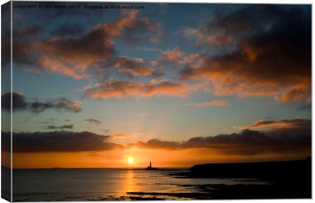 Collywell Bay sunrise. Canvas Print by Jim Jones