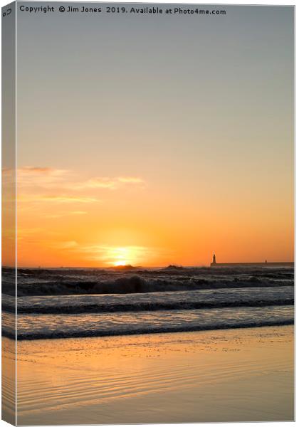 Tynemouth Long Sands Sunrise Canvas Print by Jim Jones