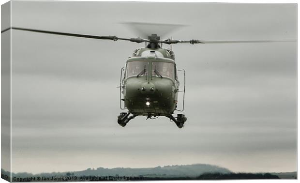 British Army Lynx Helicopter Canvas Print by Ian Jones