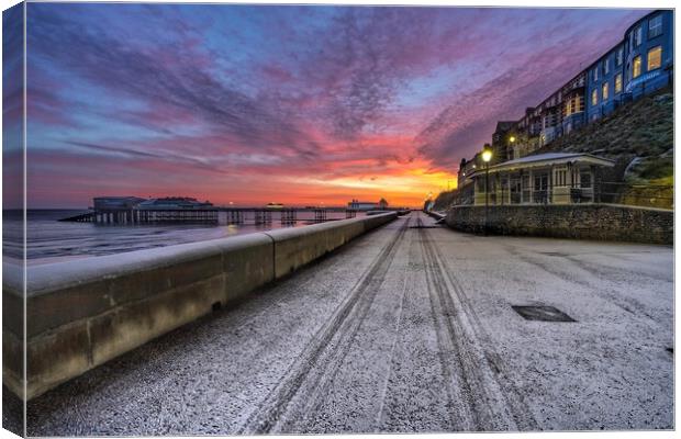 A frosty sunrise at Cromer  Canvas Print by Gary Pearson