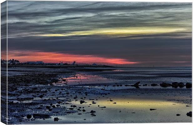 Last embers of the sunset Canvas Print by Gary Pearson