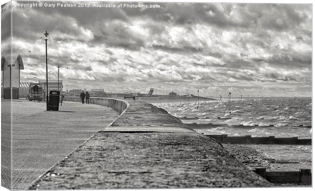 A walk along the prom Canvas Print by Gary Pearson