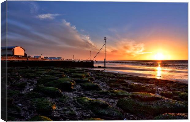 Sunset over Hunstanton beach Canvas Print by Gary Pearson