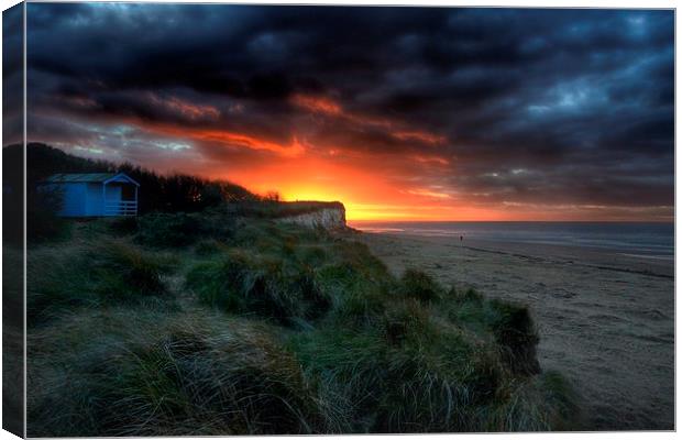 Hunstanton beach hut sunset Canvas Print by Gary Pearson