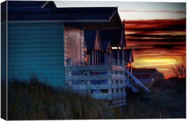 Old Hunstanton beach huts sunset Canvas Print by Gary Pearson