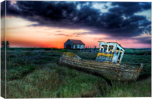 Sunset over Thornham in Norfolk Canvas Print by Gary Pearson