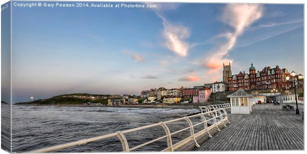 Cromer sea front Canvas Print by Gary Pearson
