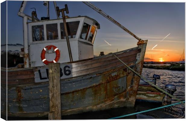 Lord Sam LN86 at sunset - Brancaster Staithe       Canvas Print by Gary Pearson