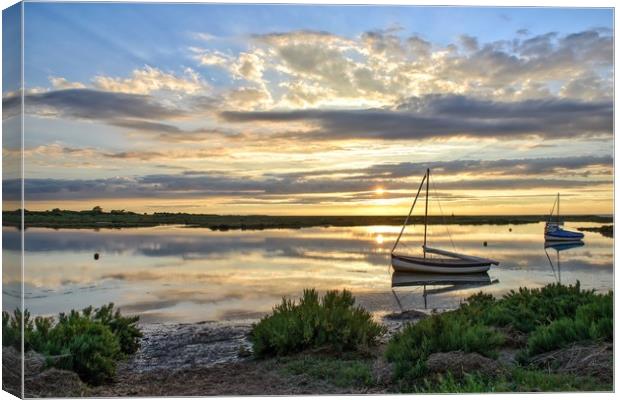 Sunset reflections on the North Norfolk coast (3) Canvas Print by Gary Pearson
