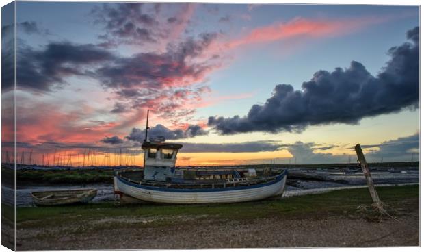 Colours of sunset - Brancaster Staithe  Canvas Print by Gary Pearson