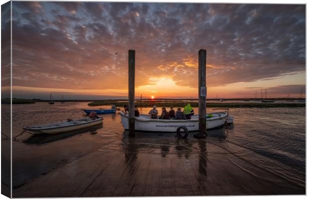 The perfect end to a perfect fishing trip!  Canvas Print by Gary Pearson