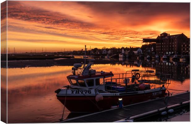 Sunrise over the harbour at Wells-Next-The-Sea  Canvas Print by Gary Pearson