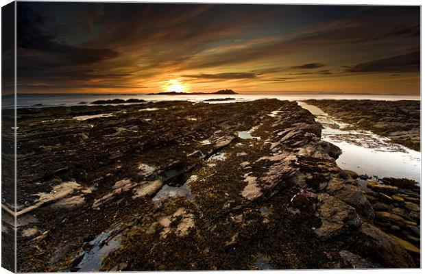 Sunset Seascape at Gardenstown Aberdeenshire Canvas Print by Steven Clements LNPS