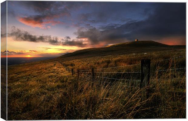 Rivington pike sunset Canvas Print by Robert Fielding