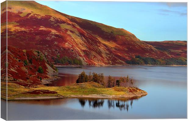 Haweswater in autumn Canvas Print by Robert Fielding