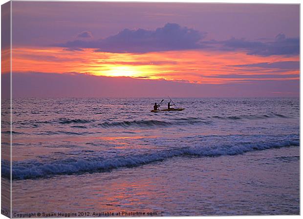 Kayaking Sunset Canvas Print by Susan Medeiros