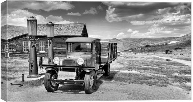 Old Pick-up Truck at Bodie Ghost Town Canvas Print by paul lewis