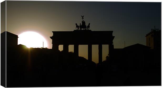 Sunset at Brandenburg Tor Canvas Print by Photographer Obscura