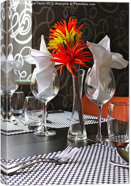 Dining Out in Style Canvas Print by Vanna Taylor