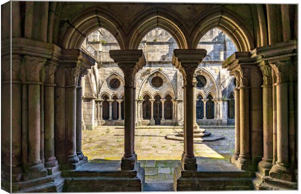 Porto Cathedral cloister Canvas Print by peter schickert