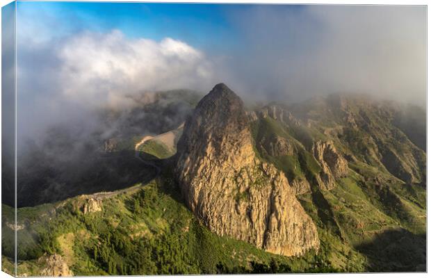 Roque de Agando, La Gomera Canvas Print by peter schickert