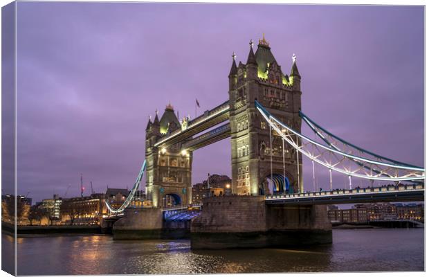 Tower Bridge  Canvas Print by peter schickert