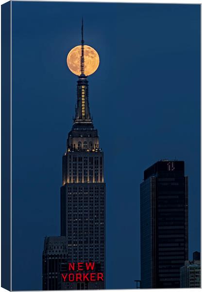 Super Moon In An Empire State Of Mind Canvas Print by Susan Candelario