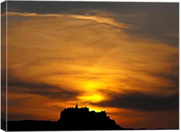  edinburgh castle    Canvas Print by dale rys (LP)