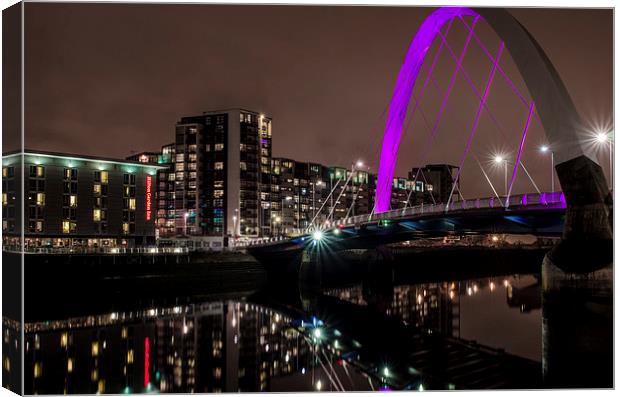 Squinty Bridge, Glasgow at Night Canvas Print by Michael Moverley