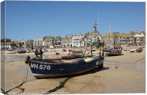 WH578 at St Ives Harbour, Cornwall Canvas Print by Brian Pierce