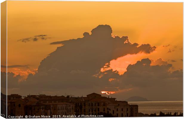 Tropea sunset Canvas Print by Graham Moore