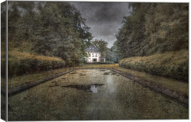 La villa abandonnée Canvas Print by Jason Green